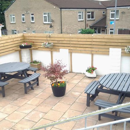 Lady Charlotte Guest Rooms Triple Rooms Dowlais Exterior foto